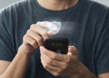 Comunicazioni tra condomini e tutela della privacy: istruzioni per un uso corretto degli strumenti digitali