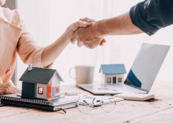 Compravendita in condominio: bisogna avvisare l’amministratore? Chi deve farlo e in che tempi